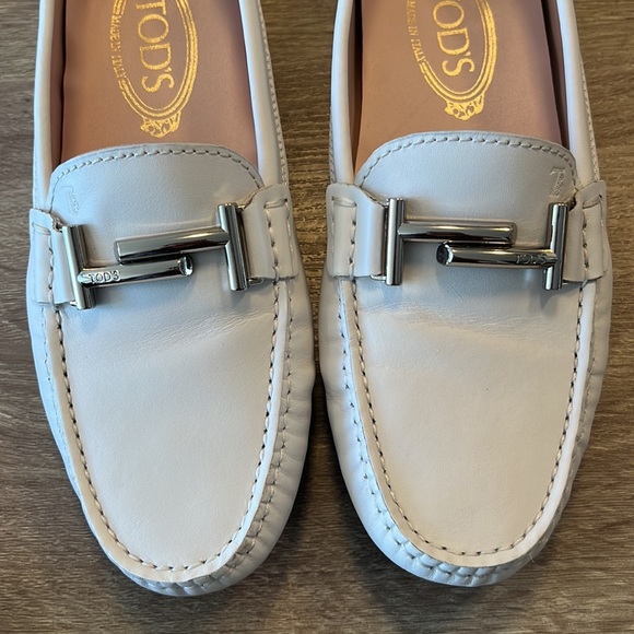 Authentic Tod’s Double T White Leather Gommino Driving Loafer Shoes - Picture 6 of 16